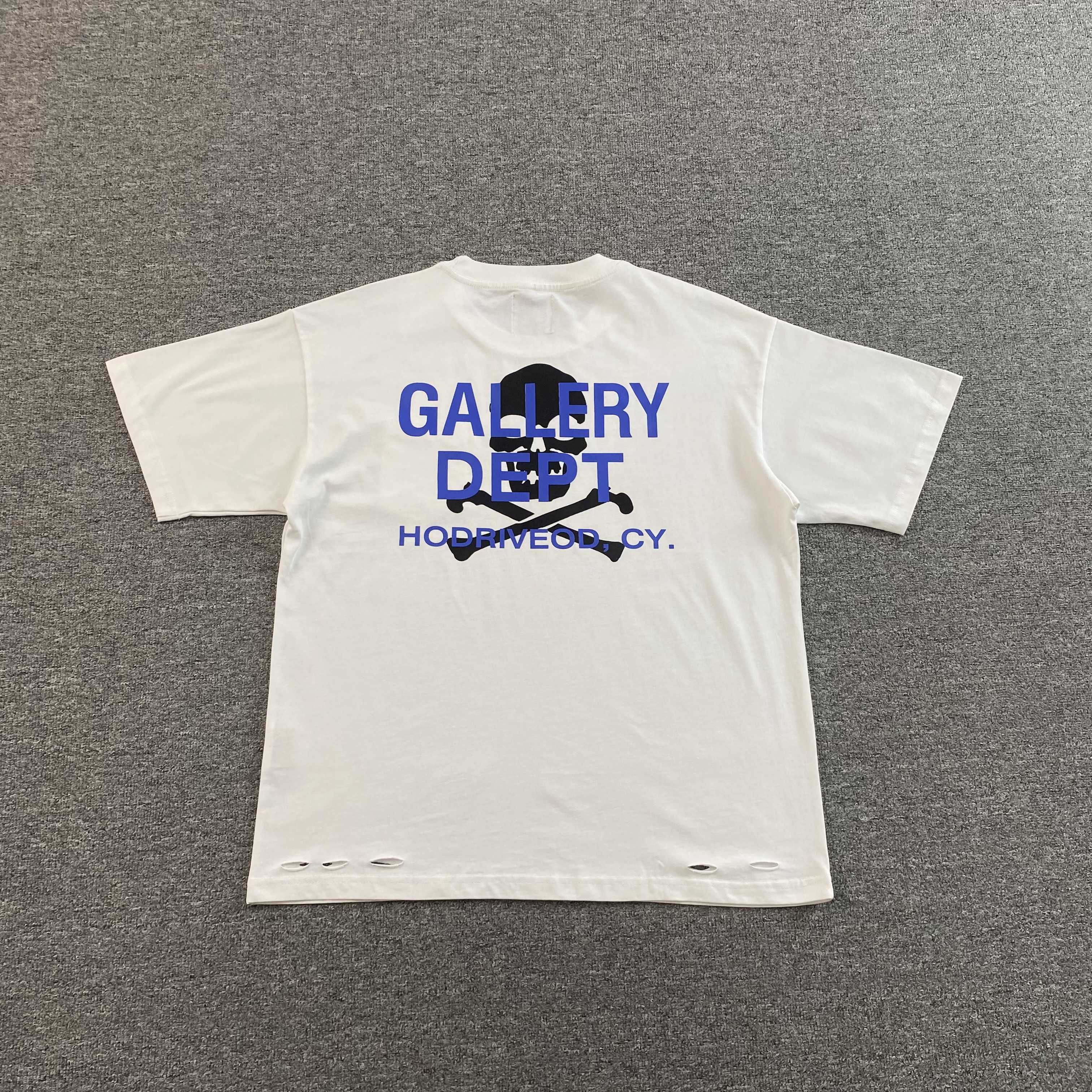 GALLERY DEPT. DISTRESSED SKULL & BONES T-SHIRT - PASTFRWRD