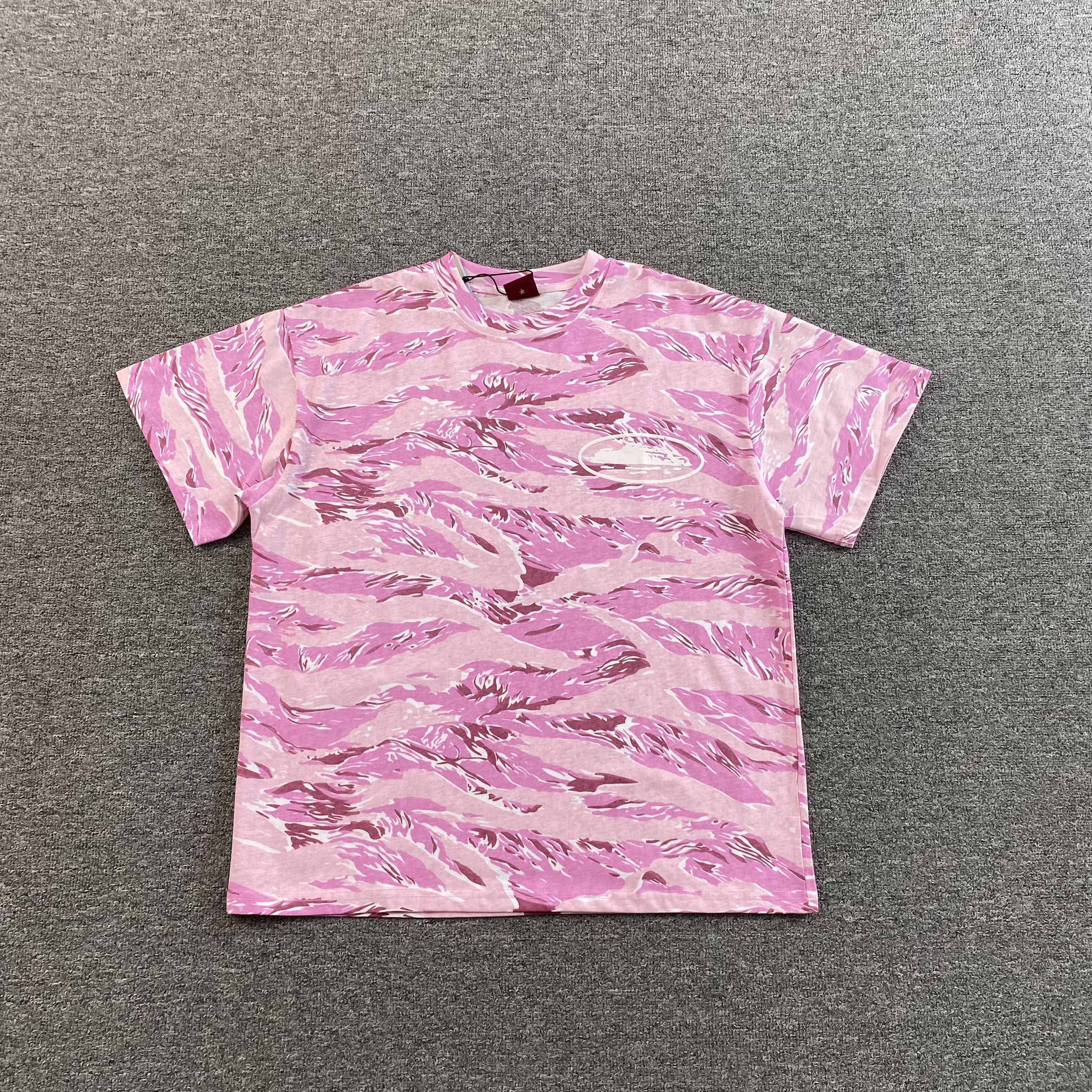 Corteiz Island Puff Print Tee
Pink Tiger Camo - PASTFRWRD