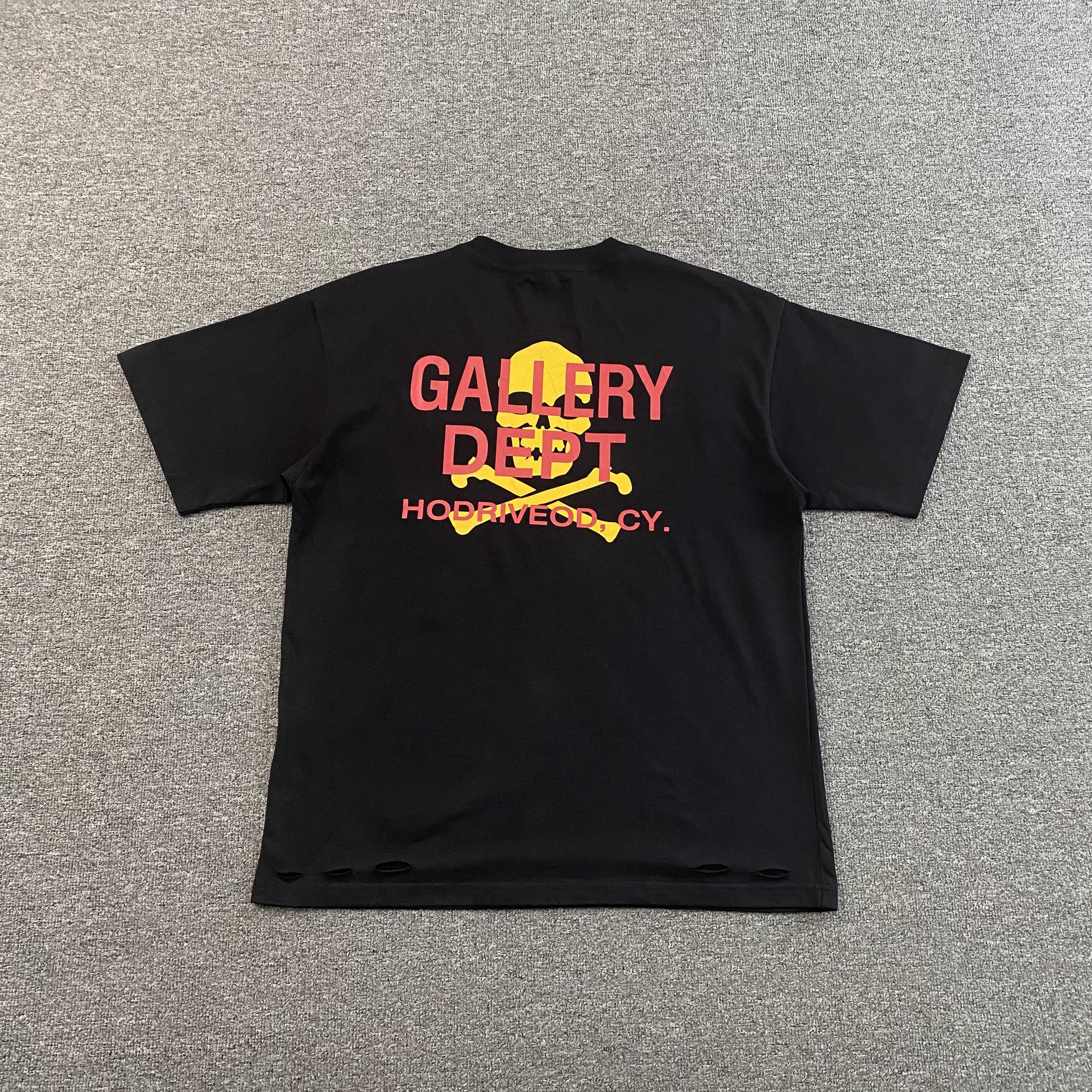 GALLERY DEPT. DISTRESSED SKULL & BONES T-SHIRT - PASTFRWRD