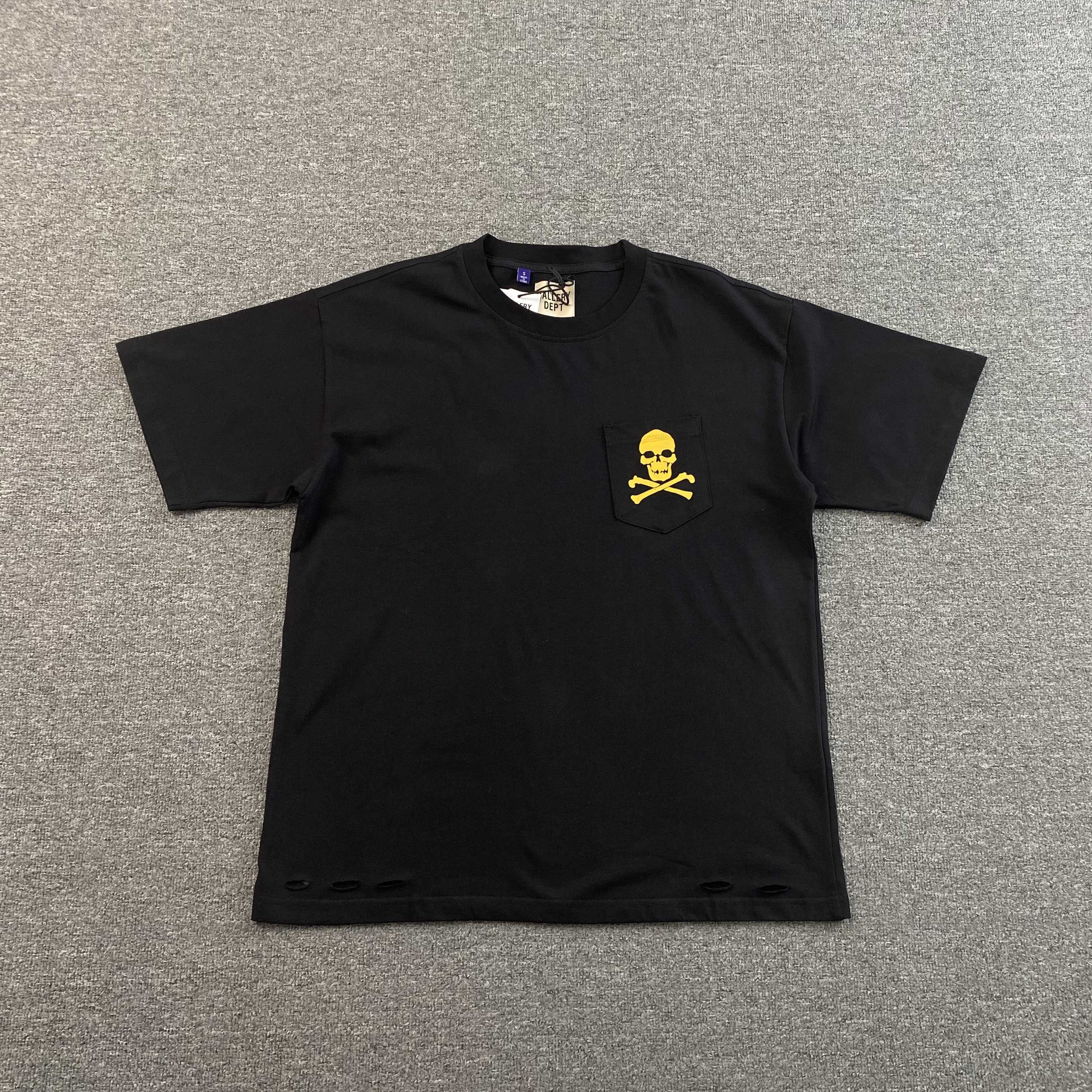 GALLERY DEPT. DISTRESSED SKULL & BONES T-SHIRT - PASTFRWRD
